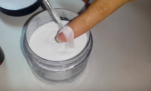 Как пользоваться акриловой пудрой для укрепления ногтей